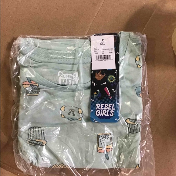 Girls' Disney Turning Red Foodie Short Sleeve Cropped T-Shirt - Green XXL. New - Picture 2 of 2